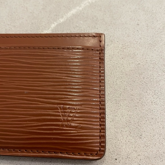Louis Vuitton epi brown card case with orange interior - Picture 2 of 5